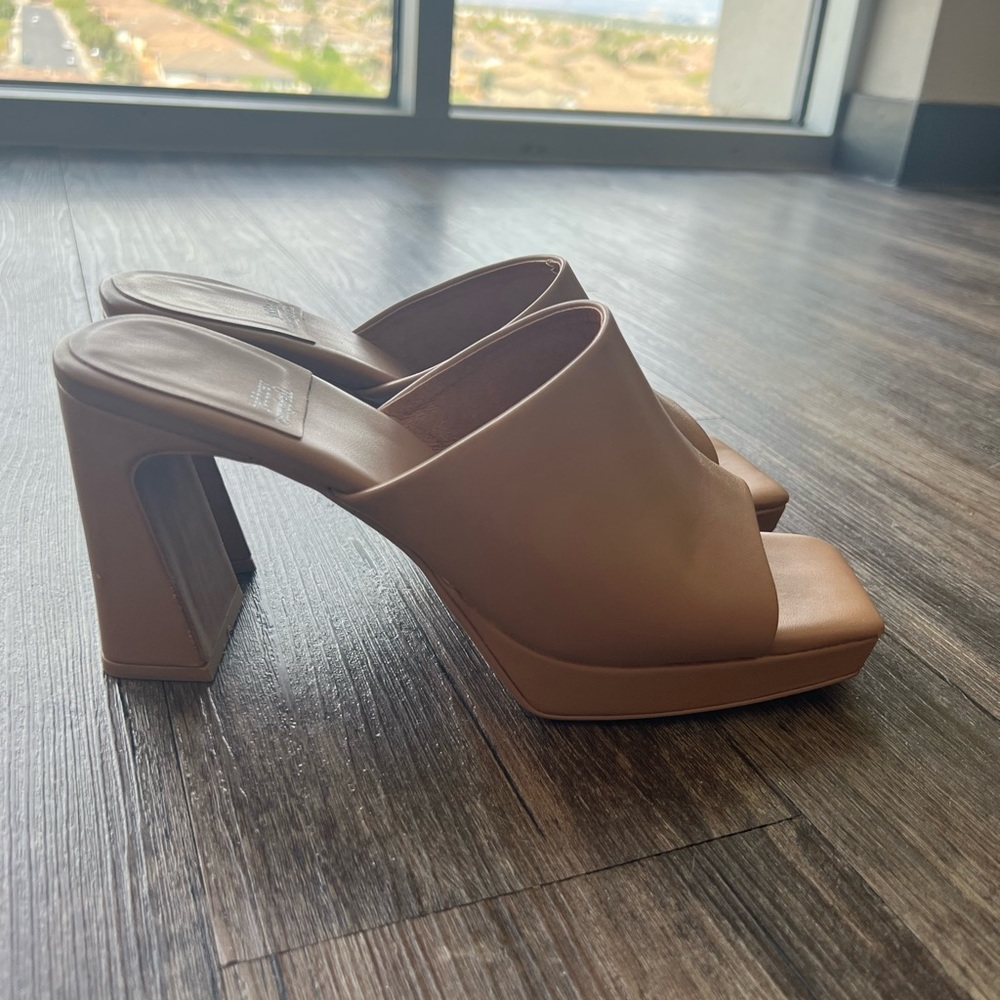Jeffrey Campbell Caviar Mule Sandal in Dark Nude, size 10